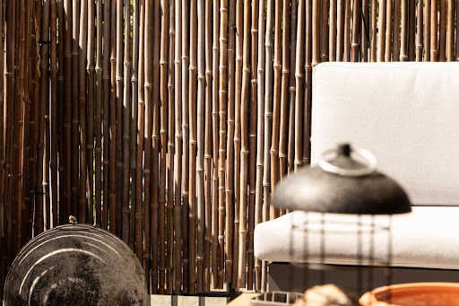 Primer plano de una terraza con cañizo